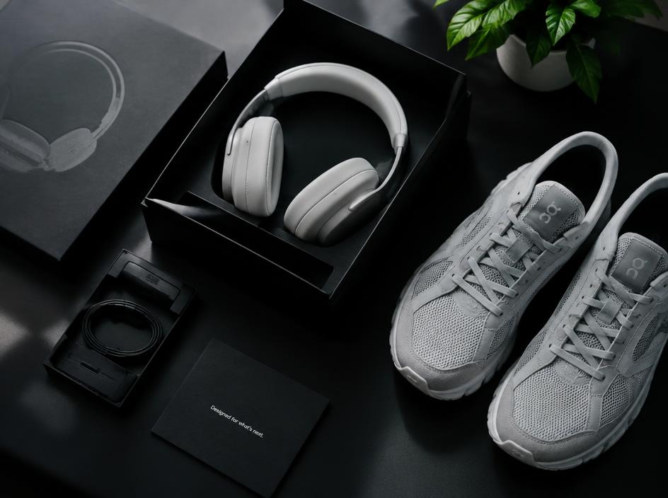 Tech & sneakers